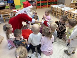 Kalėdinė_pramoga_Nykštukų_grupėje_(1)