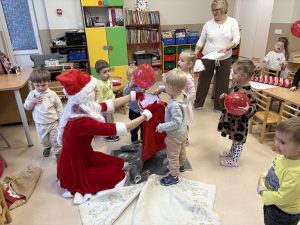 Kalėdinė_pramoga_Nykštukų_grupėje_(4)
