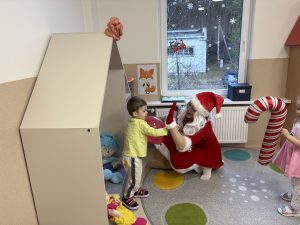 Kalėdinė_pramoga_Nykštukų_grupėje_(5)