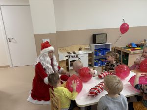 Kalėdinė_pramoga_Nykštukų_grupėje_(6)