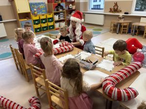 Kalėdinė_pramoga_Nykštukų_grupėje_(7)