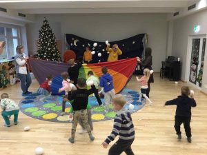 Kalėdų džiaugsmas draugų rate (2)