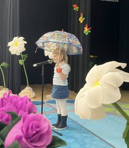 „Pavasario pievelėje“ – pirmasis skaitovų konkurso etapas mūsų darželyje (10)