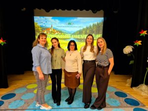 „Pavasario pievelėje“ – pirmasis skaitovų konkurso etapas mūsų darželyje (12)