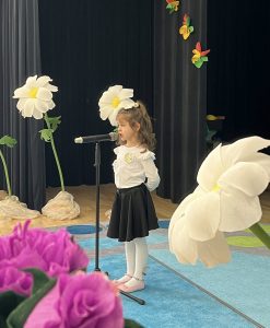 „Pavasario pievelėje“ – pirmasis skaitovų konkurso etapas mūsų darželyje (13)