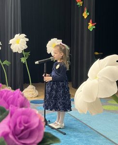 „Pavasario pievelėje“ – pirmasis skaitovų konkurso etapas mūsų darželyje (14)