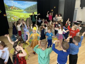 „Pavasario pievelėje“ – pirmasis skaitovų konkurso etapas mūsų darželyje (17)