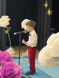 „Pavasario pievelėje“ – pirmasis skaitovų konkurso etapas mūsų darželyje (21)