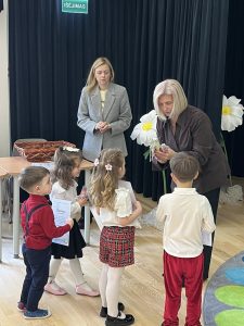 „Pavasario pievelėje“ – pirmasis skaitovų konkurso etapas mūsų darželyje (7)