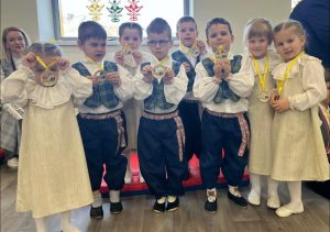 Kai maža širdelė plaka liaudies šokio ritmu (10)