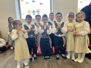 Kai maža širdelė plaka liaudies šokio ritmu (5)