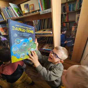 Wizyta w bibliotece – spotkanie z książką (14)