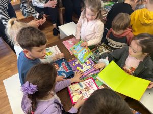 Wizyta w bibliotece – spotkanie z książką (4)